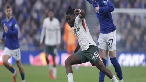 巴列卡诺力克塞尔塔，保持不败战绩2-1险胜